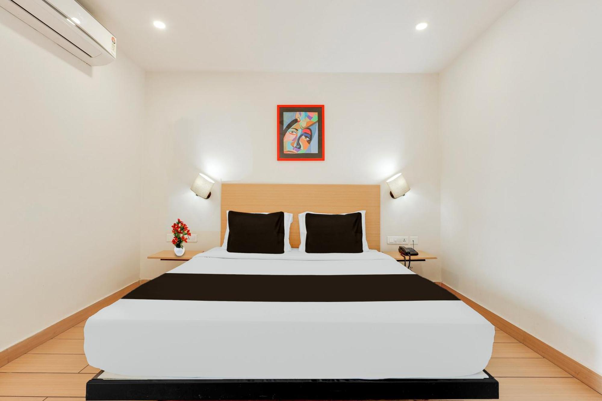 Super Townhouse Visakhapatnam Hotel ภายนอก รูปภาพ