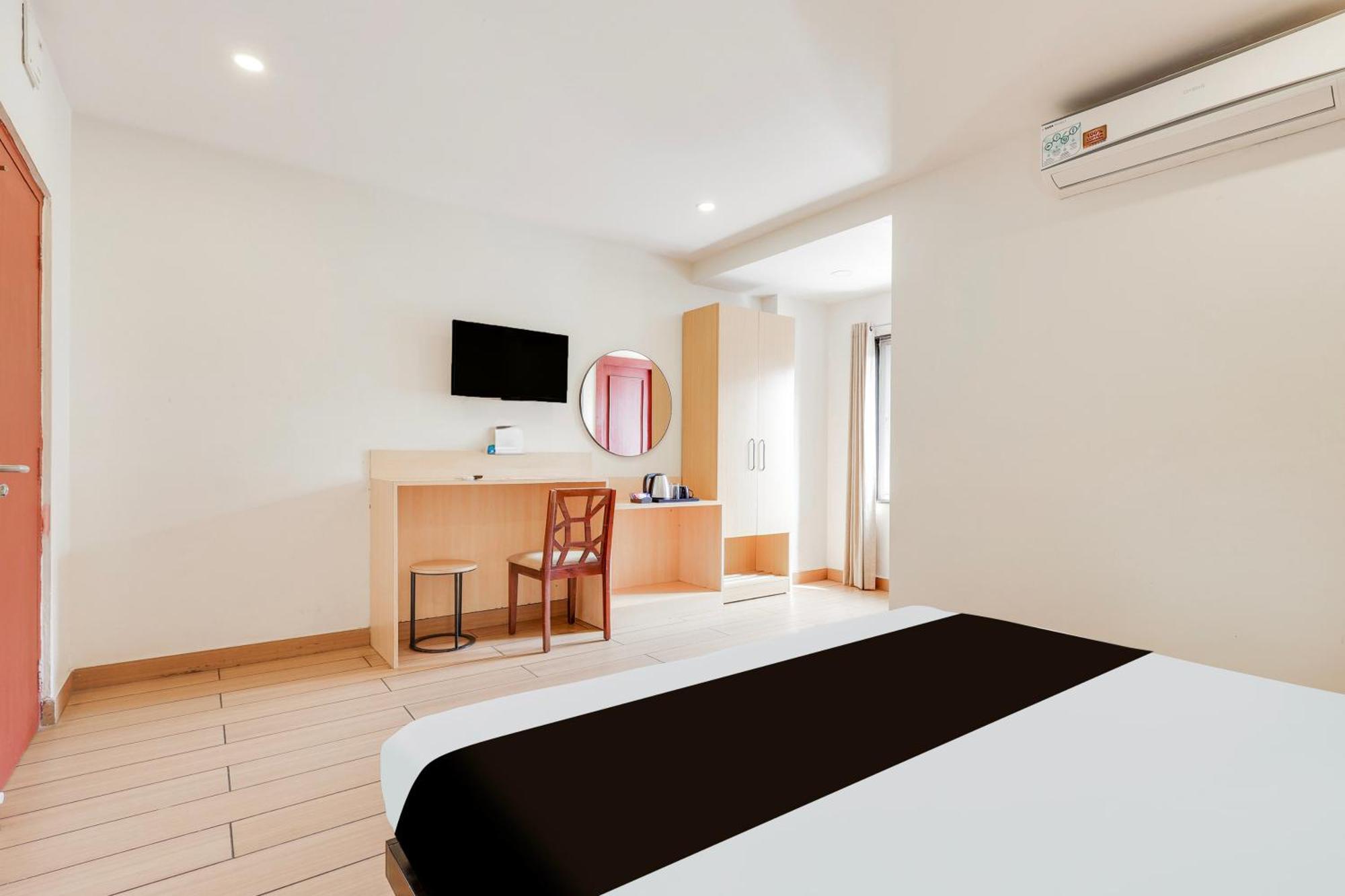 Super Townhouse Visakhapatnam Hotel ภายนอก รูปภาพ