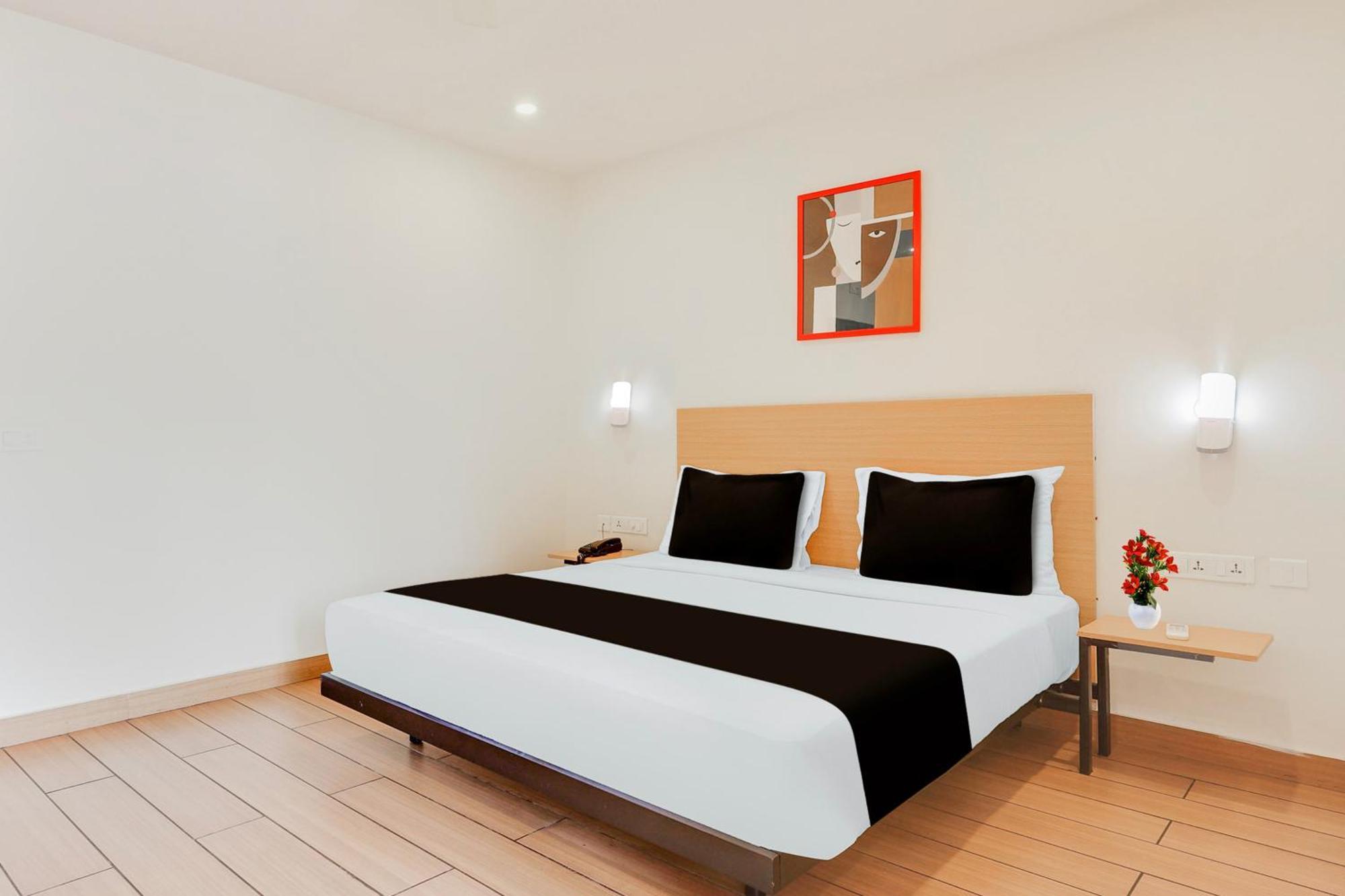 Super Townhouse Visakhapatnam Hotel ภายนอก รูปภาพ