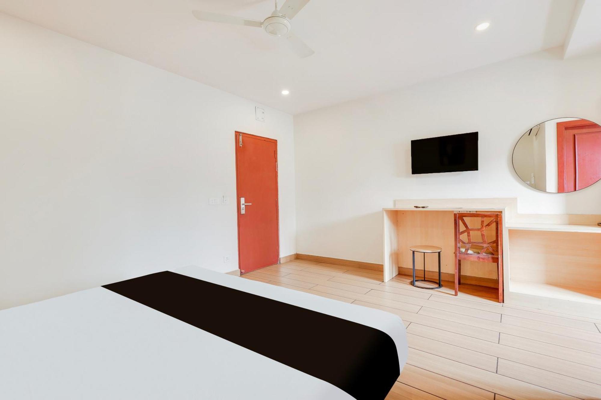 Super Townhouse Visakhapatnam Hotel ภายนอก รูปภาพ