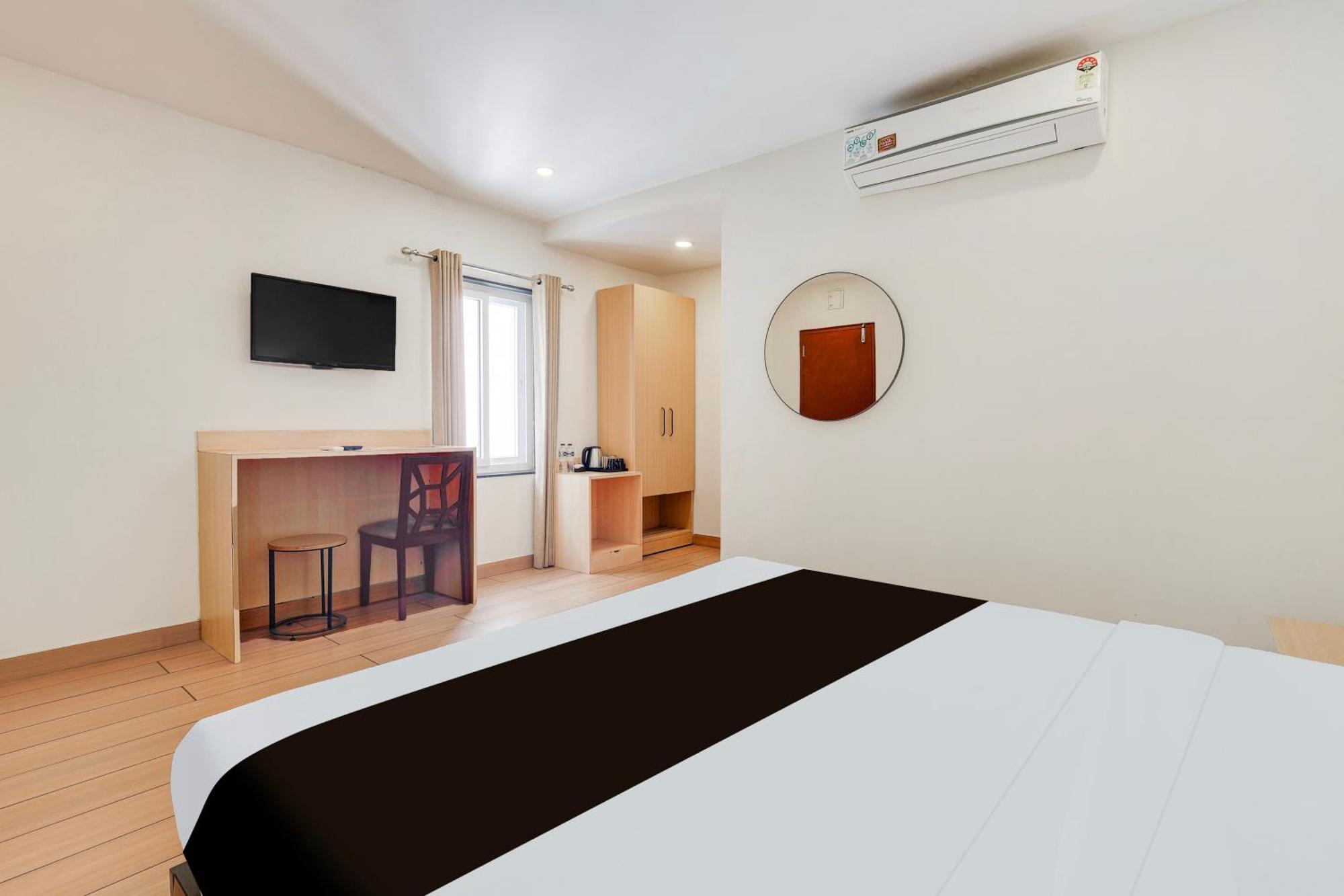 Super Townhouse Visakhapatnam Hotel ภายนอก รูปภาพ