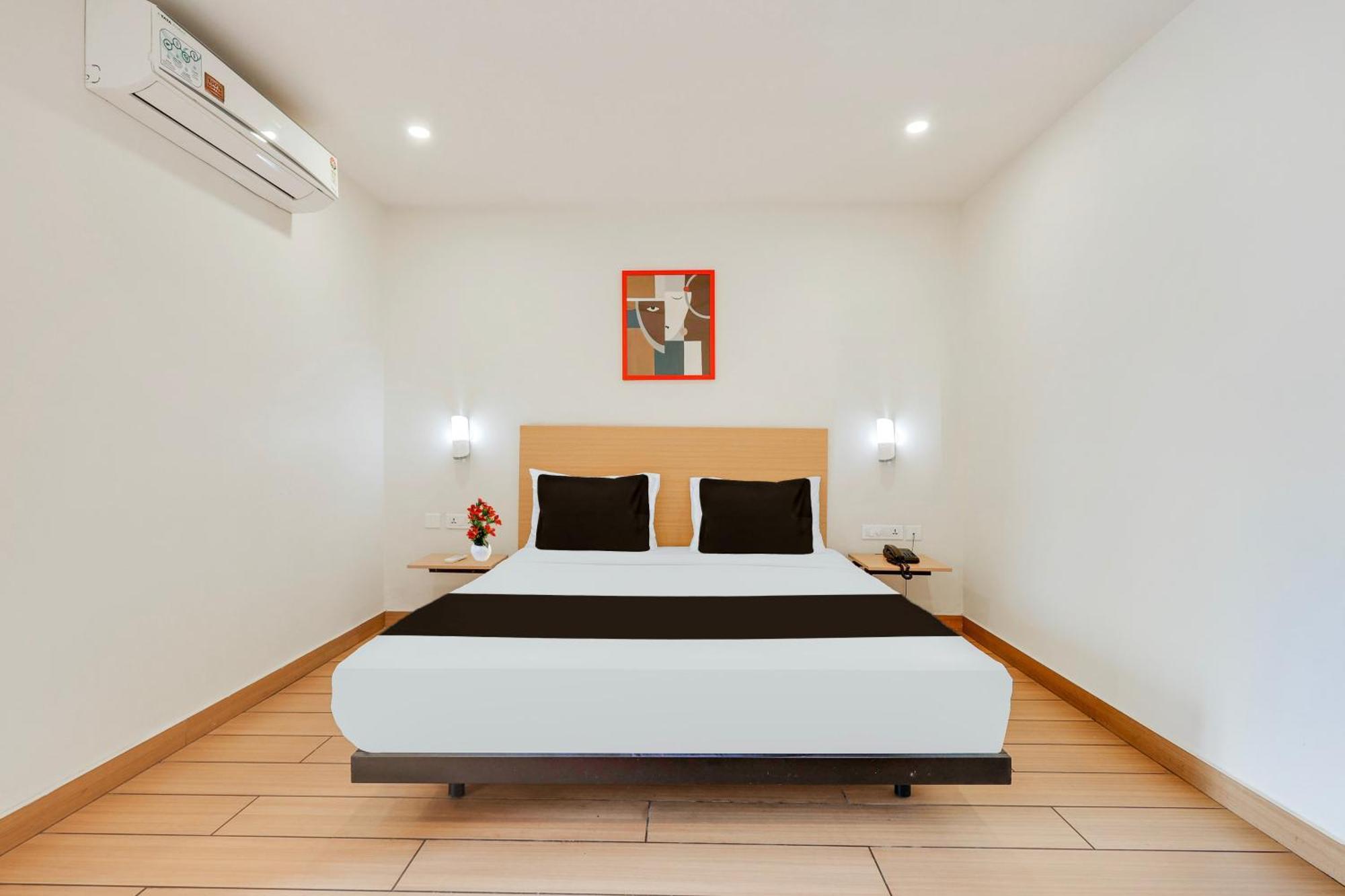 Super Townhouse Visakhapatnam Hotel ภายนอก รูปภาพ