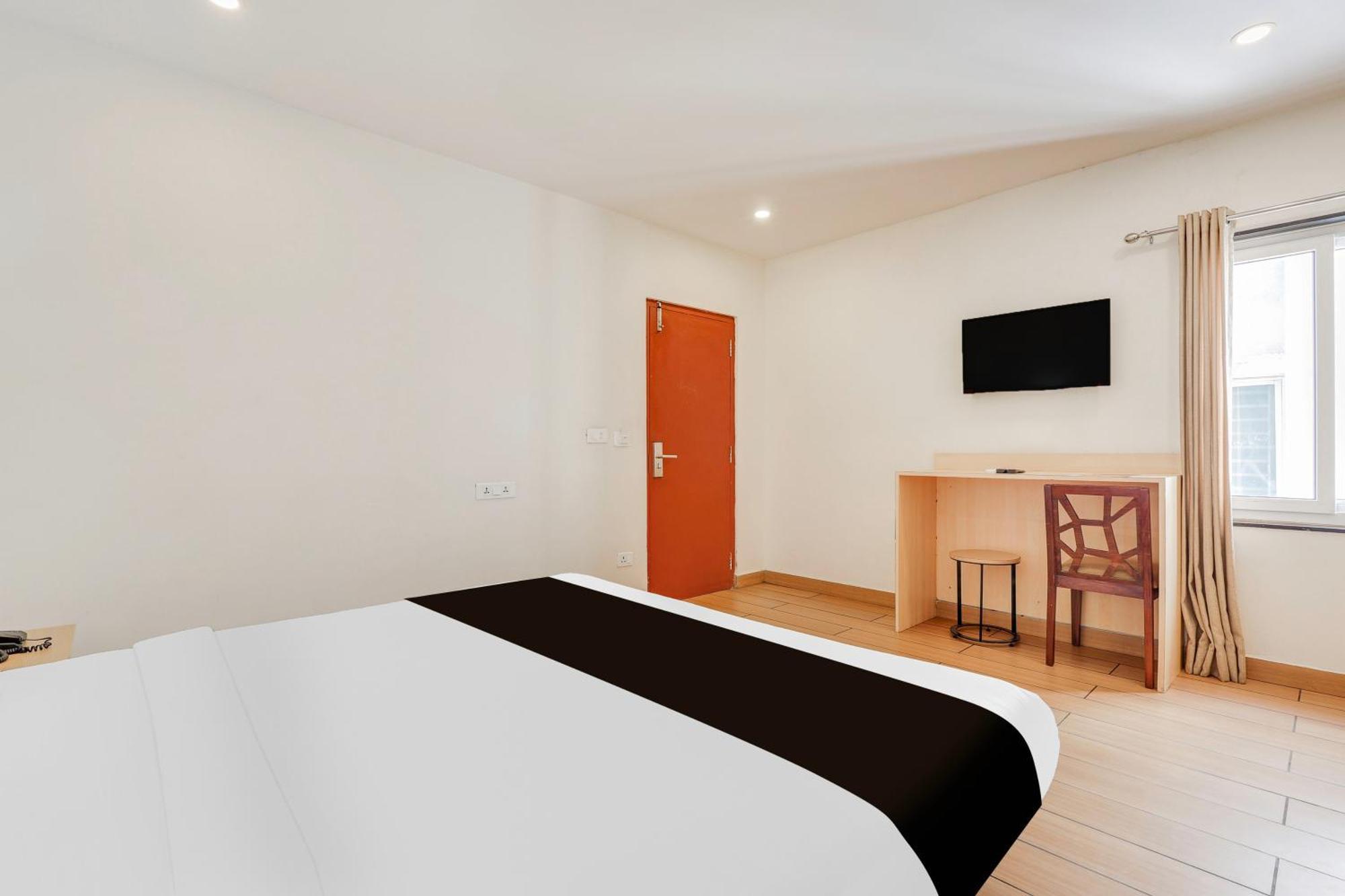 Super Townhouse Visakhapatnam Hotel ภายนอก รูปภาพ