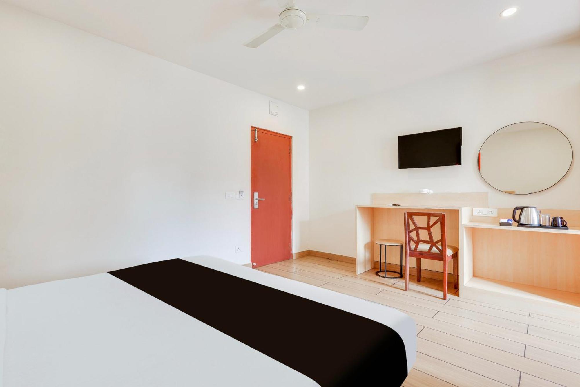 Super Townhouse Visakhapatnam Hotel ภายนอก รูปภาพ