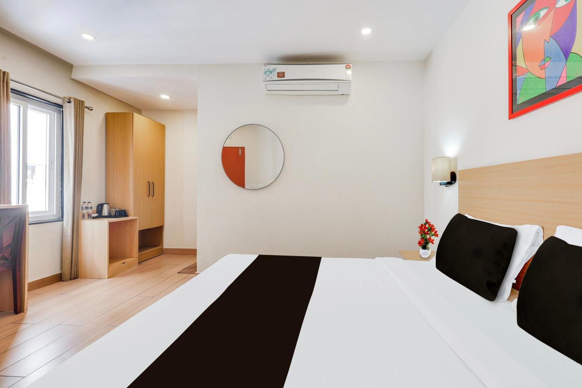 Super Townhouse Visakhapatnam Hotel ภายนอก รูปภาพ