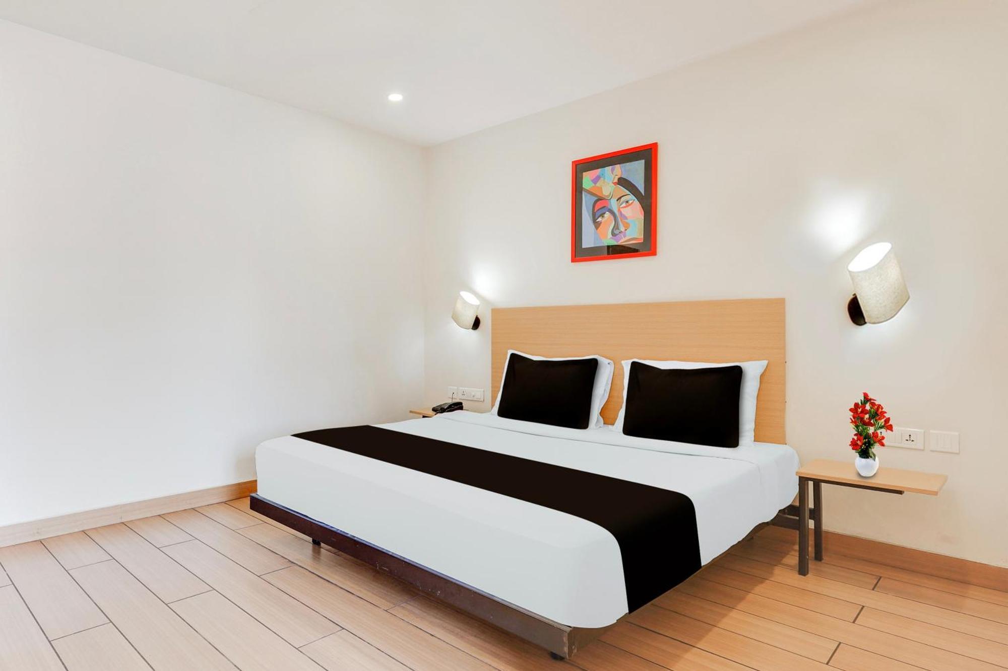 Super Townhouse Visakhapatnam Hotel ภายนอก รูปภาพ