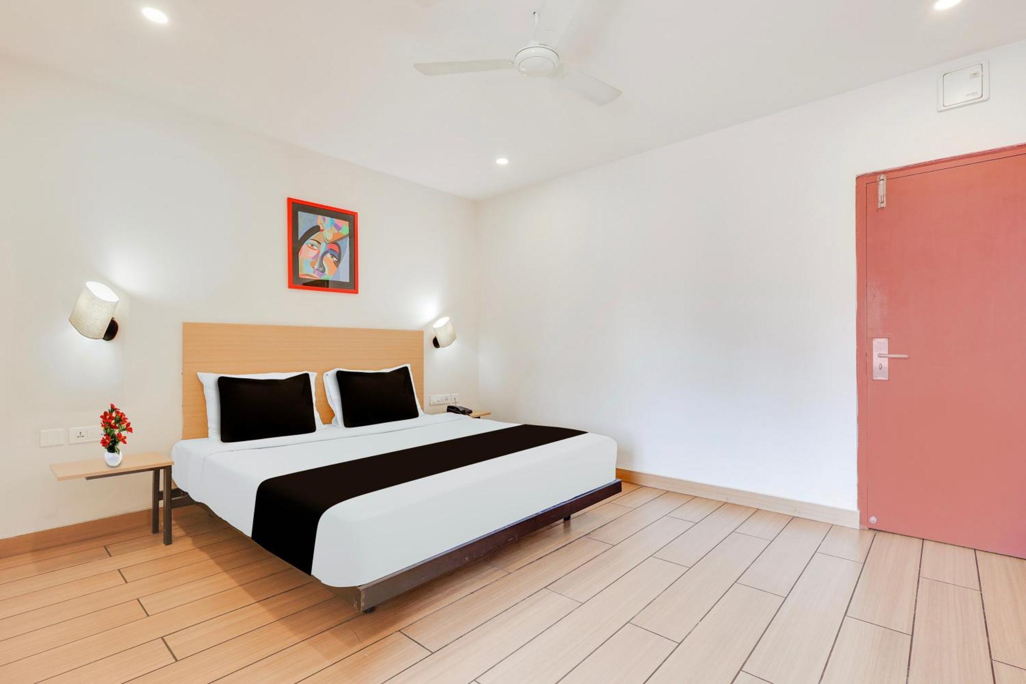 Super Townhouse Visakhapatnam Hotel ภายนอก รูปภาพ