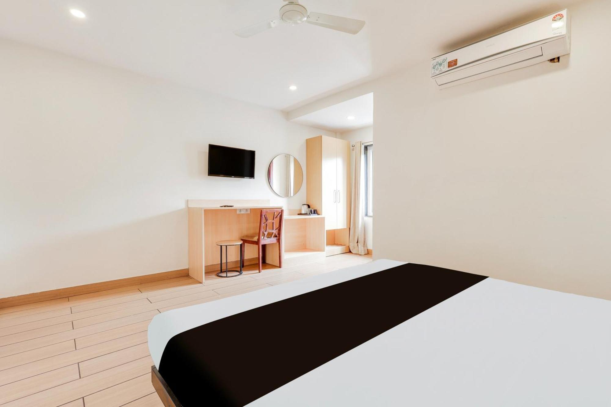 Super Townhouse Visakhapatnam Hotel ภายนอก รูปภาพ