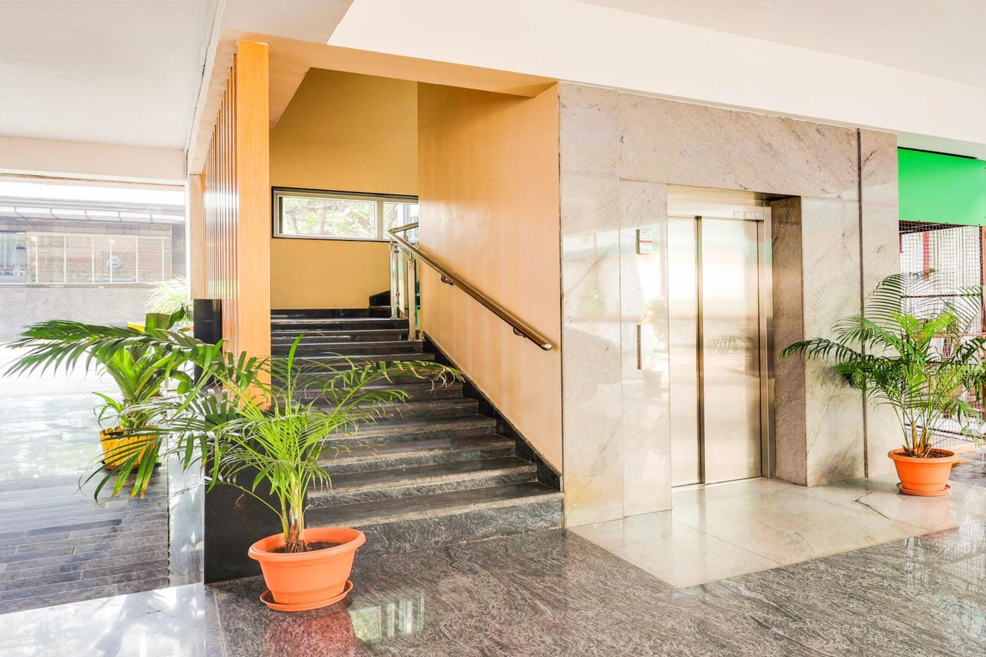 Super Townhouse Visakhapatnam Hotel ภายนอก รูปภาพ