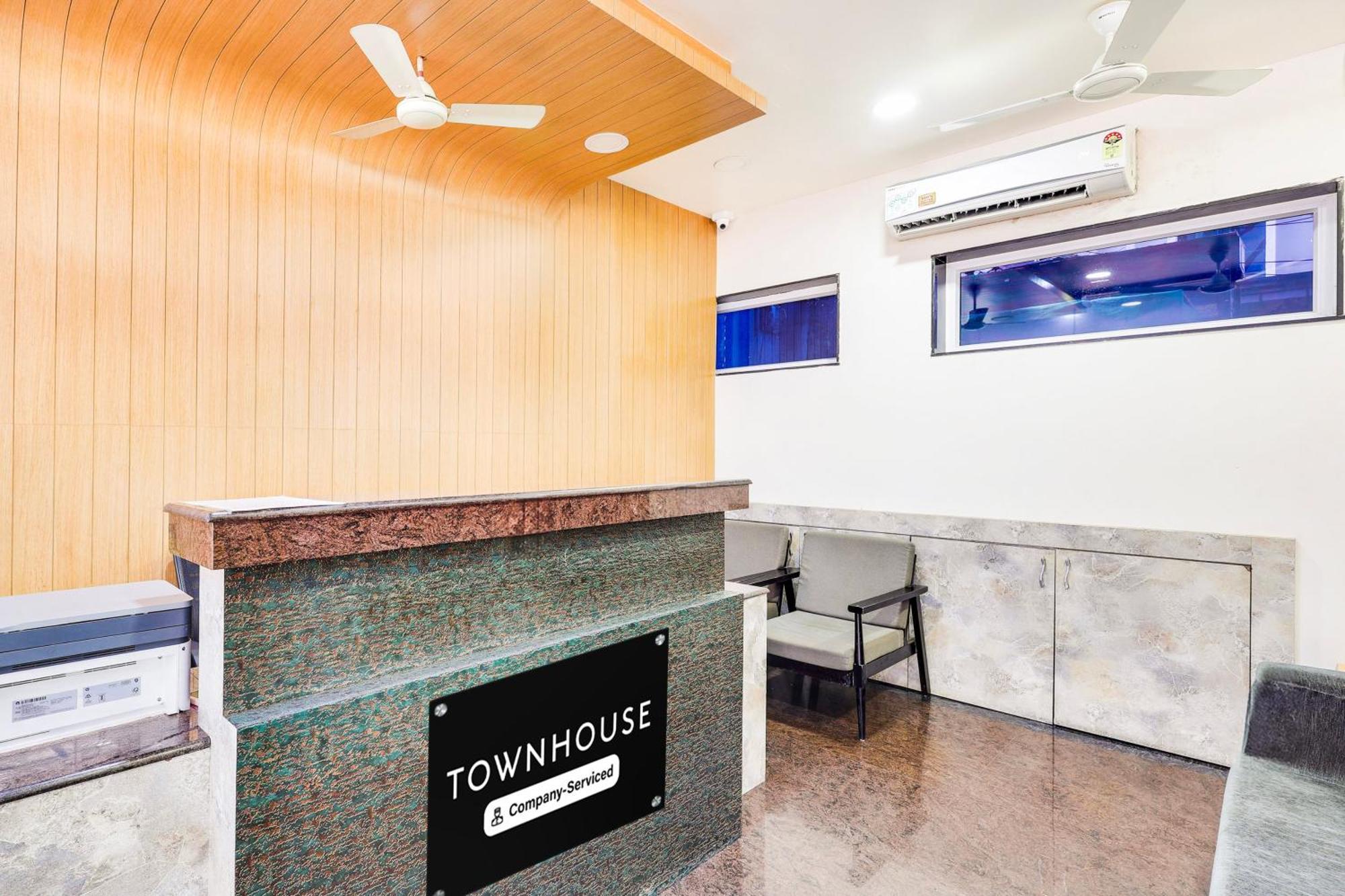 Super Townhouse Visakhapatnam Hotel ภายนอก รูปภาพ