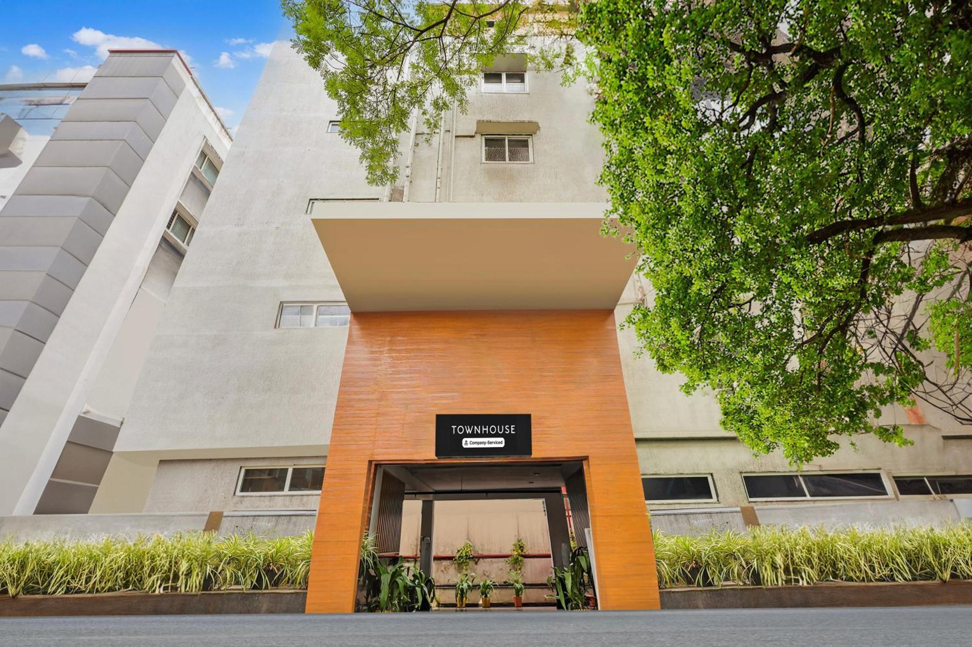 Super Townhouse Visakhapatnam Hotel ภายนอก รูปภาพ